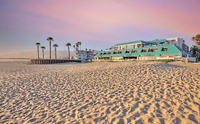 Seaventure Hotel in Pismo Beach